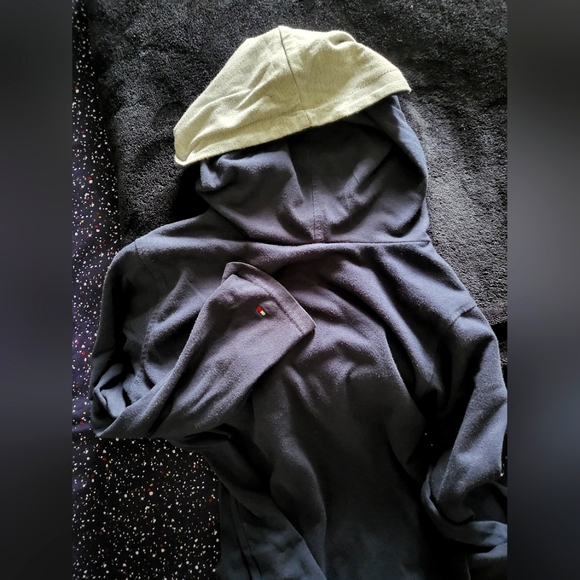 Tommy Hilfiger Long Sleve tee - Picture 2 of 4